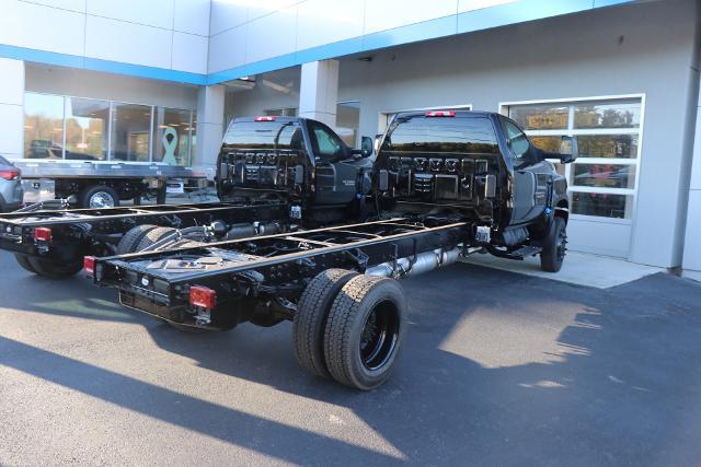 2024 Chevrolet Silverado 6500 HD Vehicle Photo in MONTICELLO, NY 12701-3853