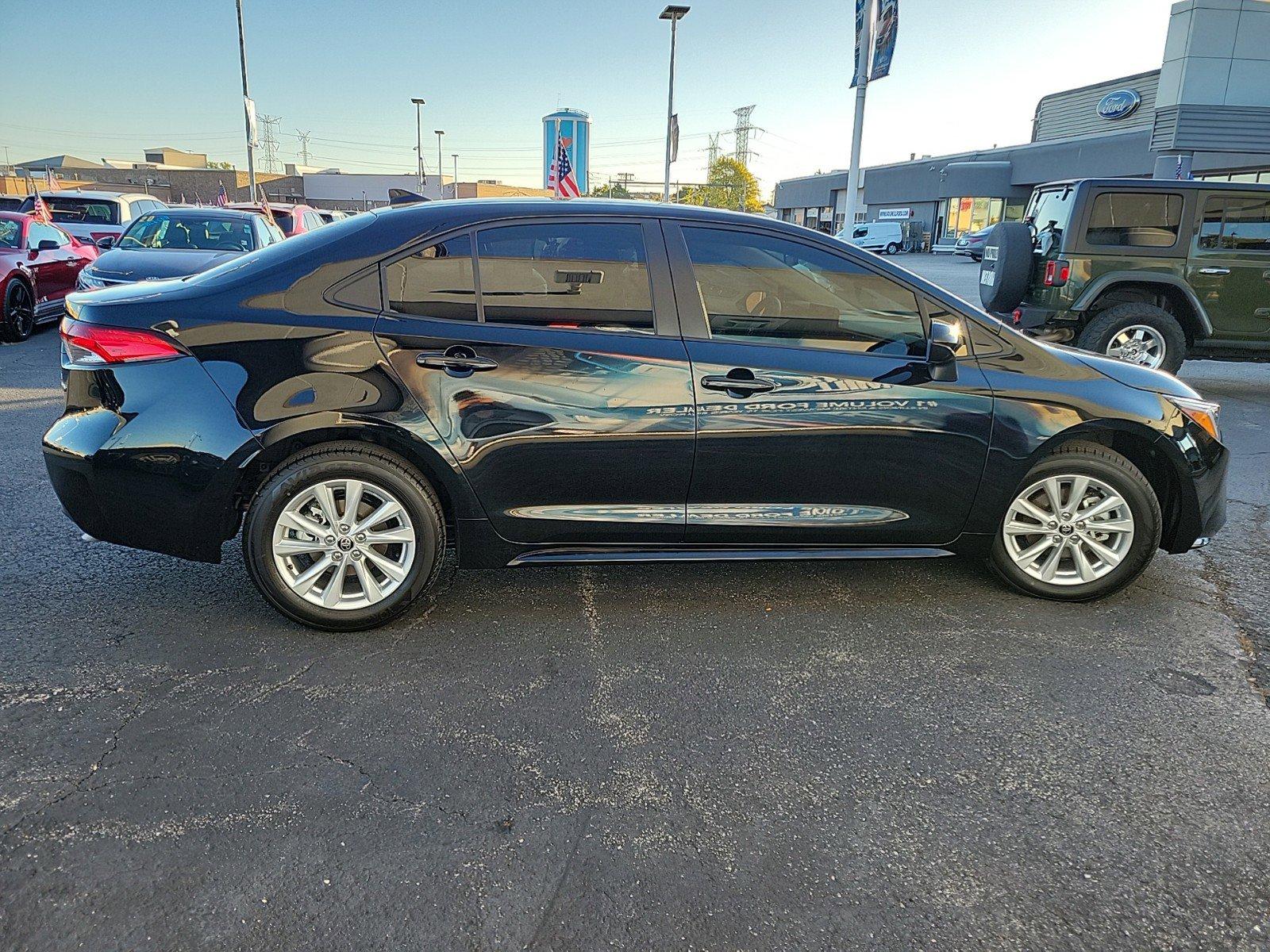 2024 Toyota Corolla Vehicle Photo in Saint Charles, IL 60174