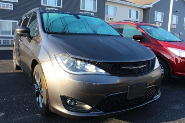 2018 Chrysler Pacifica Vehicle Photo in Green Bay, WI 54304