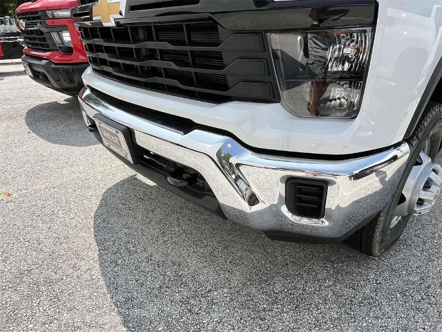 2024 Chevrolet Silverado 3500 HD Chassis Cab Vehicle Photo in ALCOA, TN 37701-3235