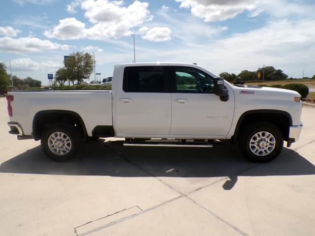 Used 2022 Chevrolet Silverado 2500HD LT with VIN 2GC4YNEY9N1234526 for sale in Devine, TX