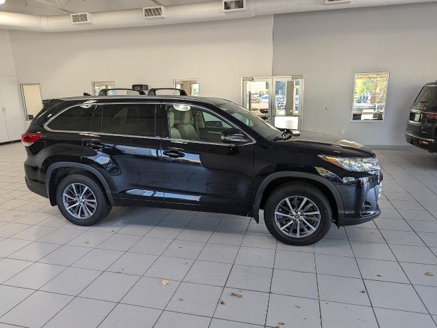 2018 Toyota Highlander Vehicle Photo in Oshkosh, WI 54901