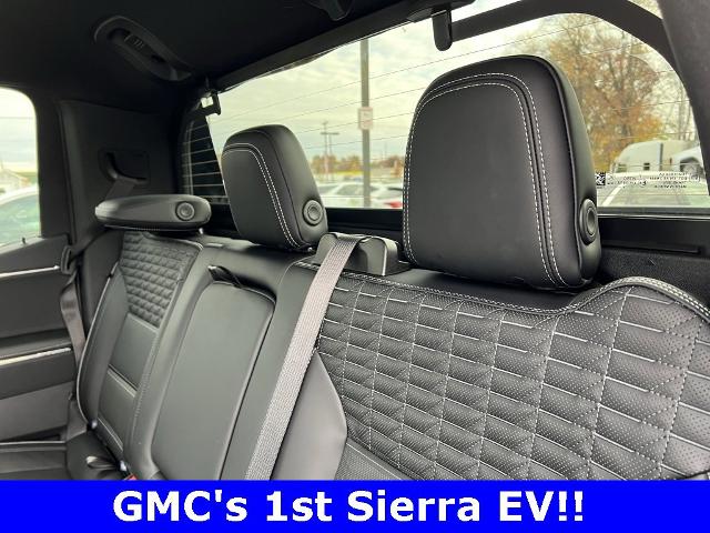 2025 GMC Sierra EV Vehicle Photo in CHICOPEE, MA 01020-5001