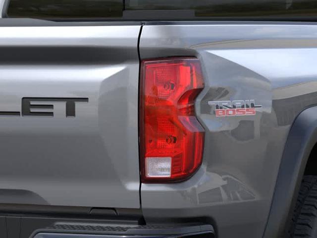 2024 Chevrolet Colorado Vehicle Photo in MOON TOWNSHIP, PA 15108-2571