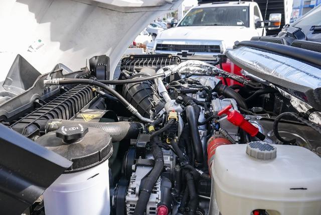 2023 Chevrolet Silverado Chassis Cab Vehicle Photo in VENTURA, CA 93003-8585