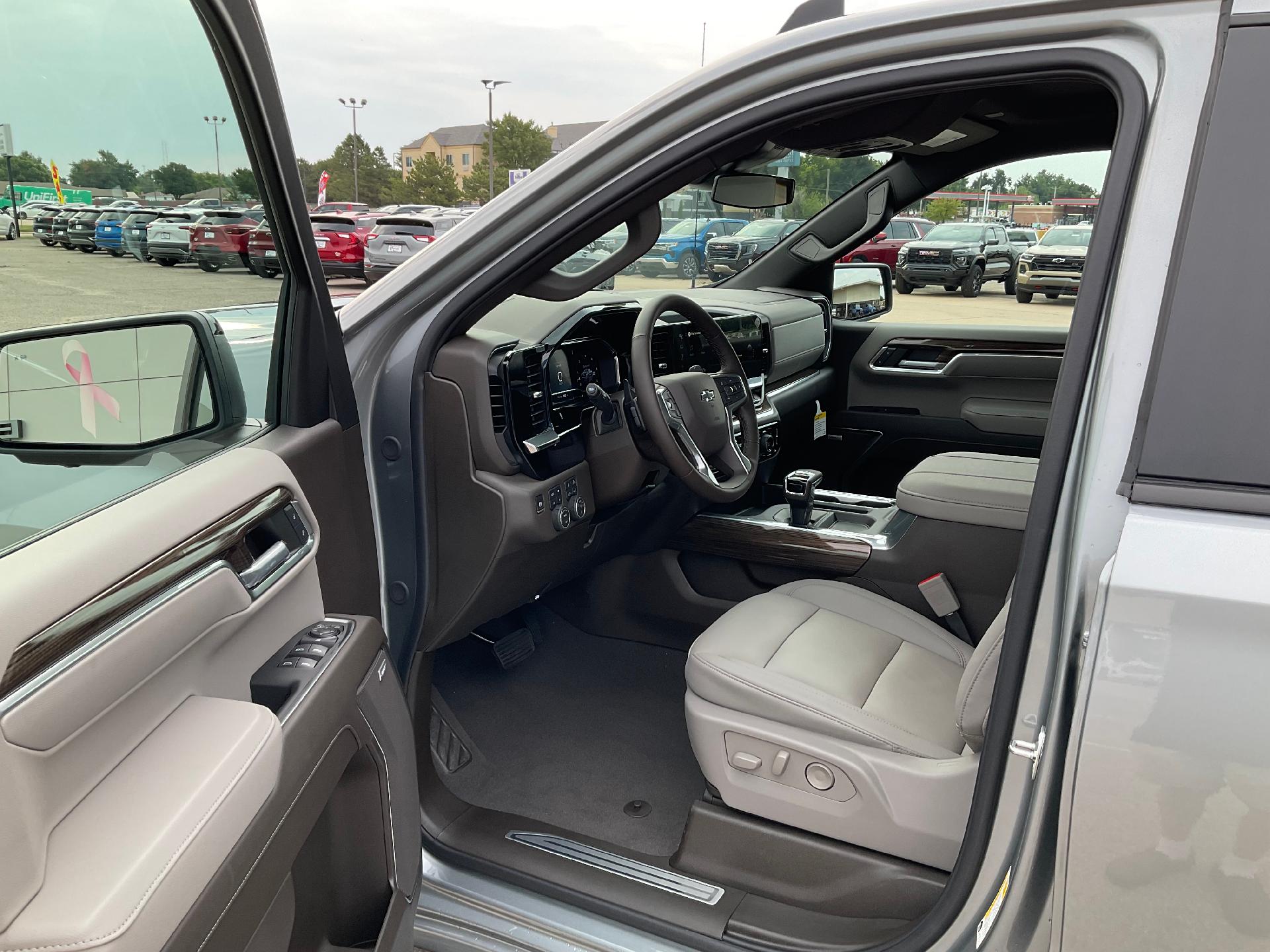 2024 Chevrolet Silverado 1500 Vehicle Photo in PONCA CITY, OK 74601-1036