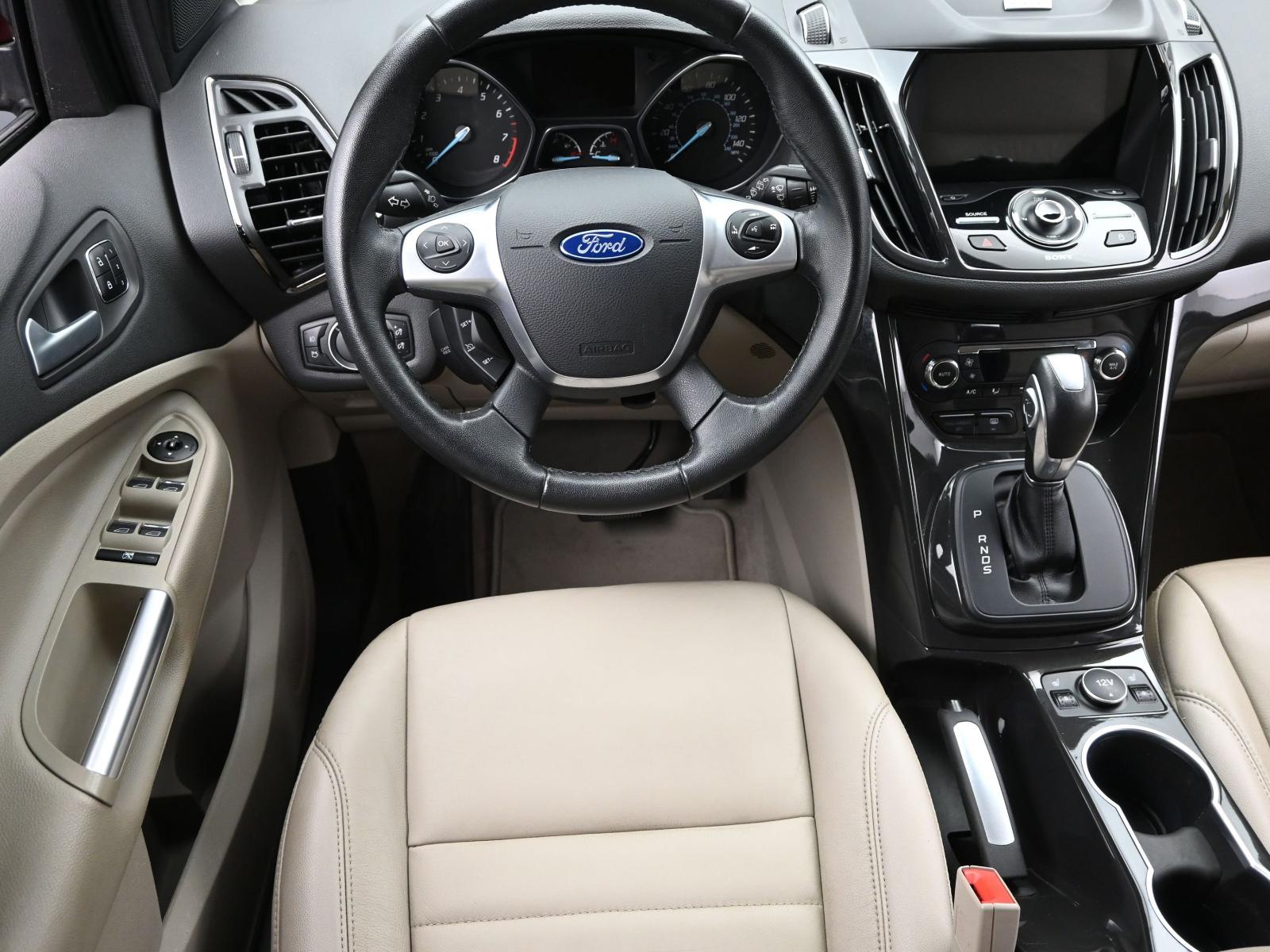 2016 Ford Escape Vehicle Photo in Marion, IA 52302