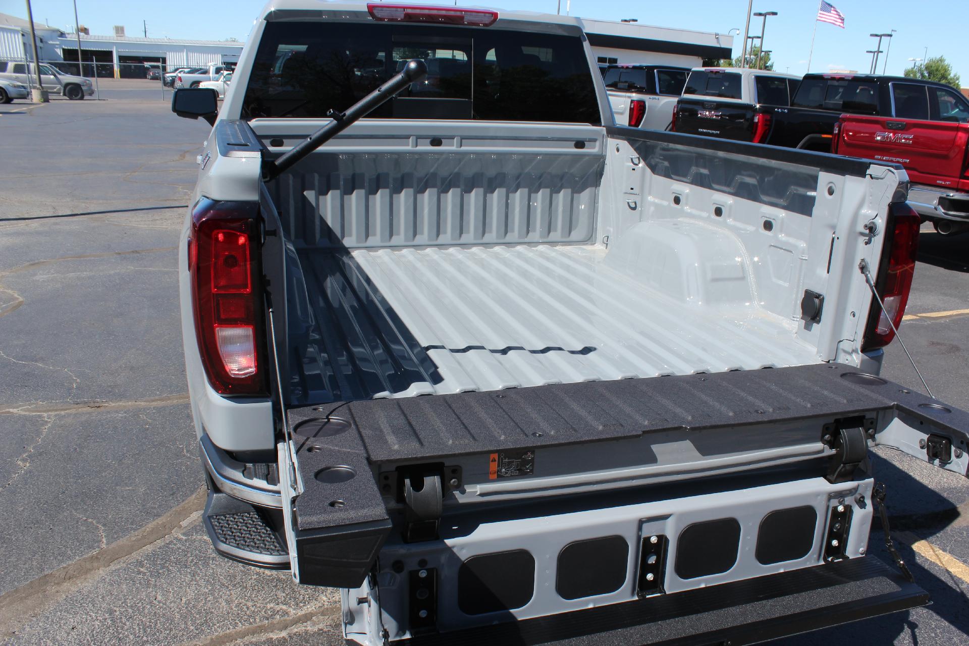 2024 GMC Sierra 1500 Vehicle Photo in AURORA, CO 80012-4011