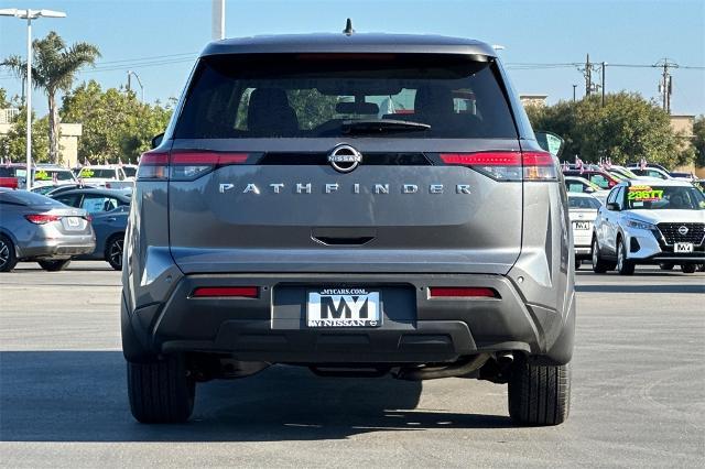 2024 Nissan Pathfinder Vehicle Photo in Salinas, CA 93907