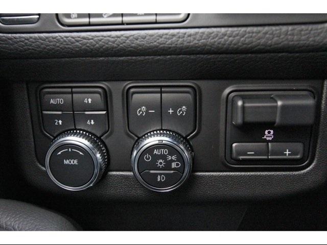 2024 GMC Yukon XL Vehicle Photo in ROSENBERG, TX 77471-5675