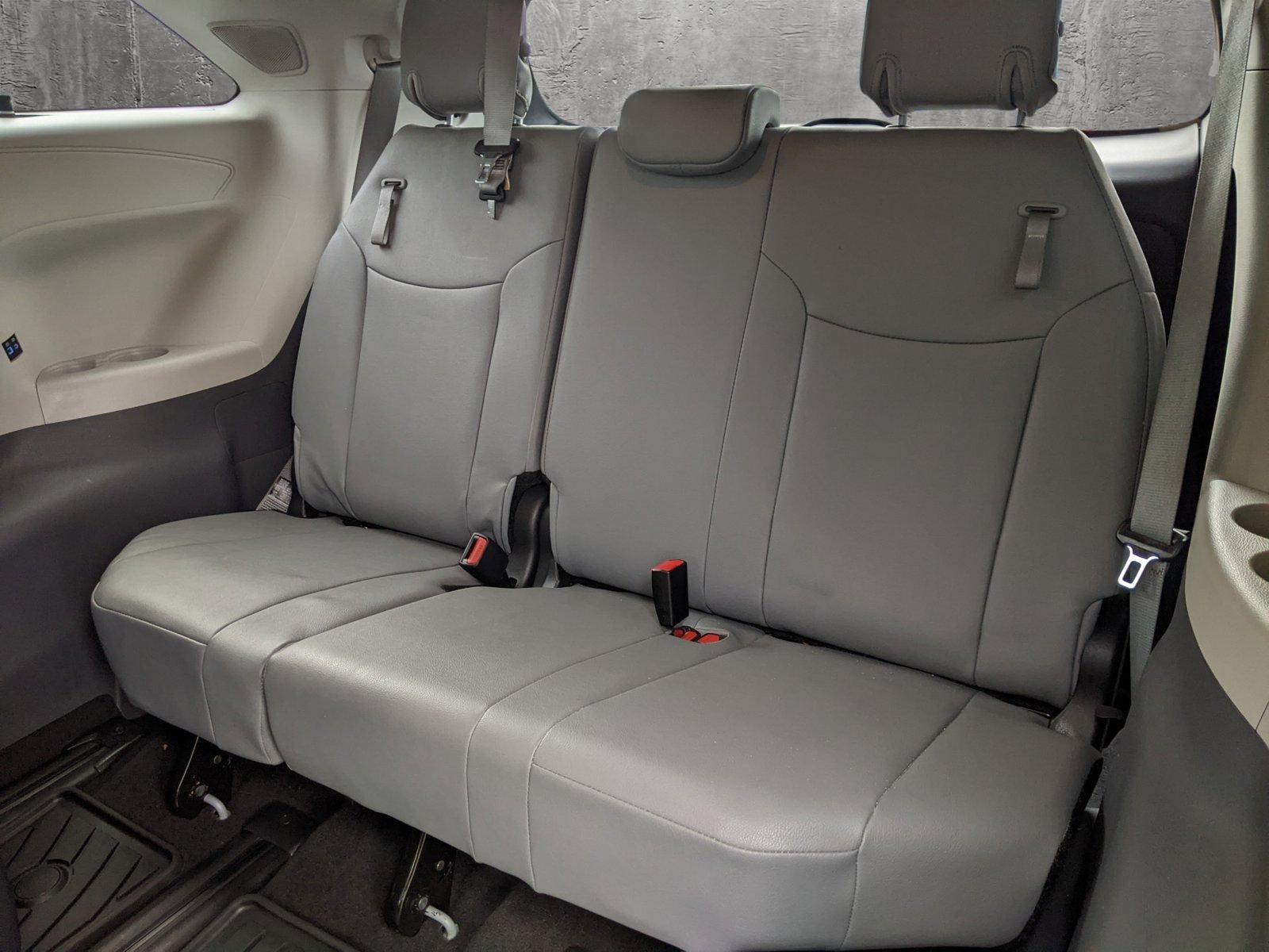 2023 Toyota Sienna Vehicle Photo in TIMONIUM, MD 21093-2300