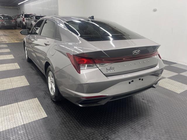 Used 2022 Hyundai Elantra SE with VIN KMHLL4AG8NU316264 for sale in Seymour, IN