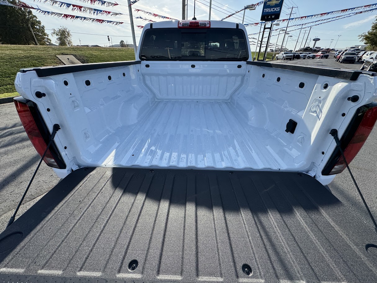 2024 Chevrolet Colorado Vehicle Photo in BOONVILLE, IN 47601-9633