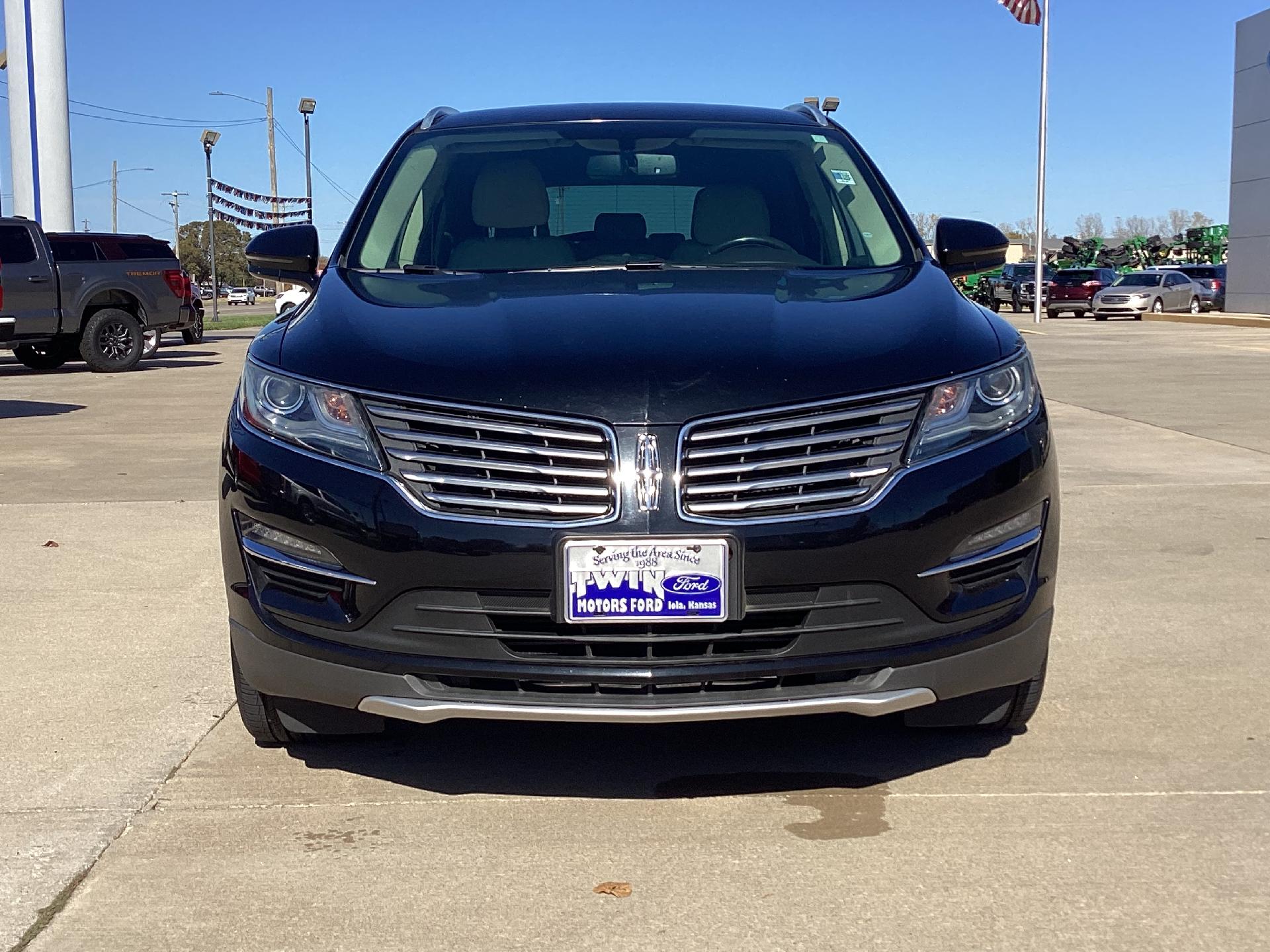 Used 2018 Lincoln MKC Select with VIN 5LMCJ2C98JUL32710 for sale in Kansas City