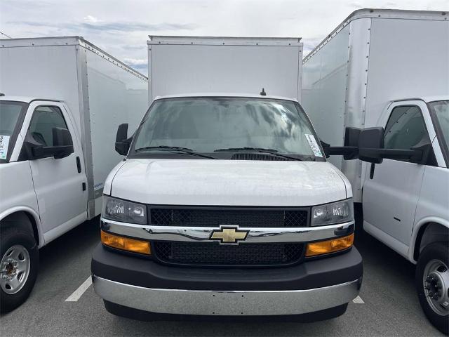 2023 Chevrolet Express Cutaway 3500 Vehicle Photo in ALCOA, TN 37701-3235