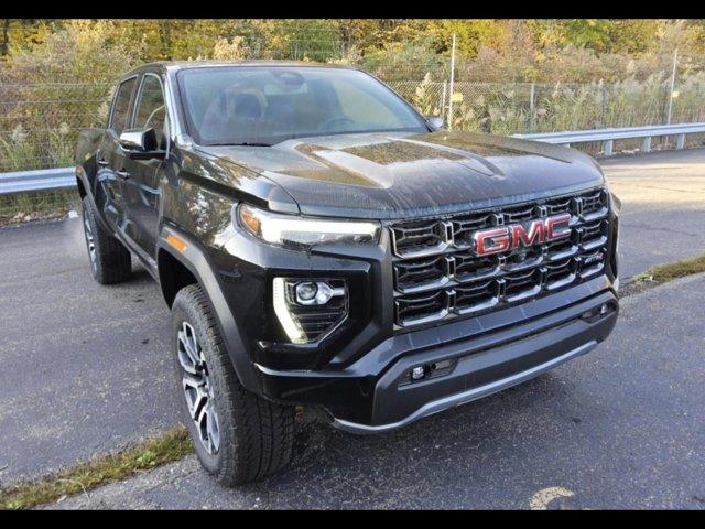 2023 GMC Canyon Vehicle Photo in LEOMINSTER, MA 01453-2952