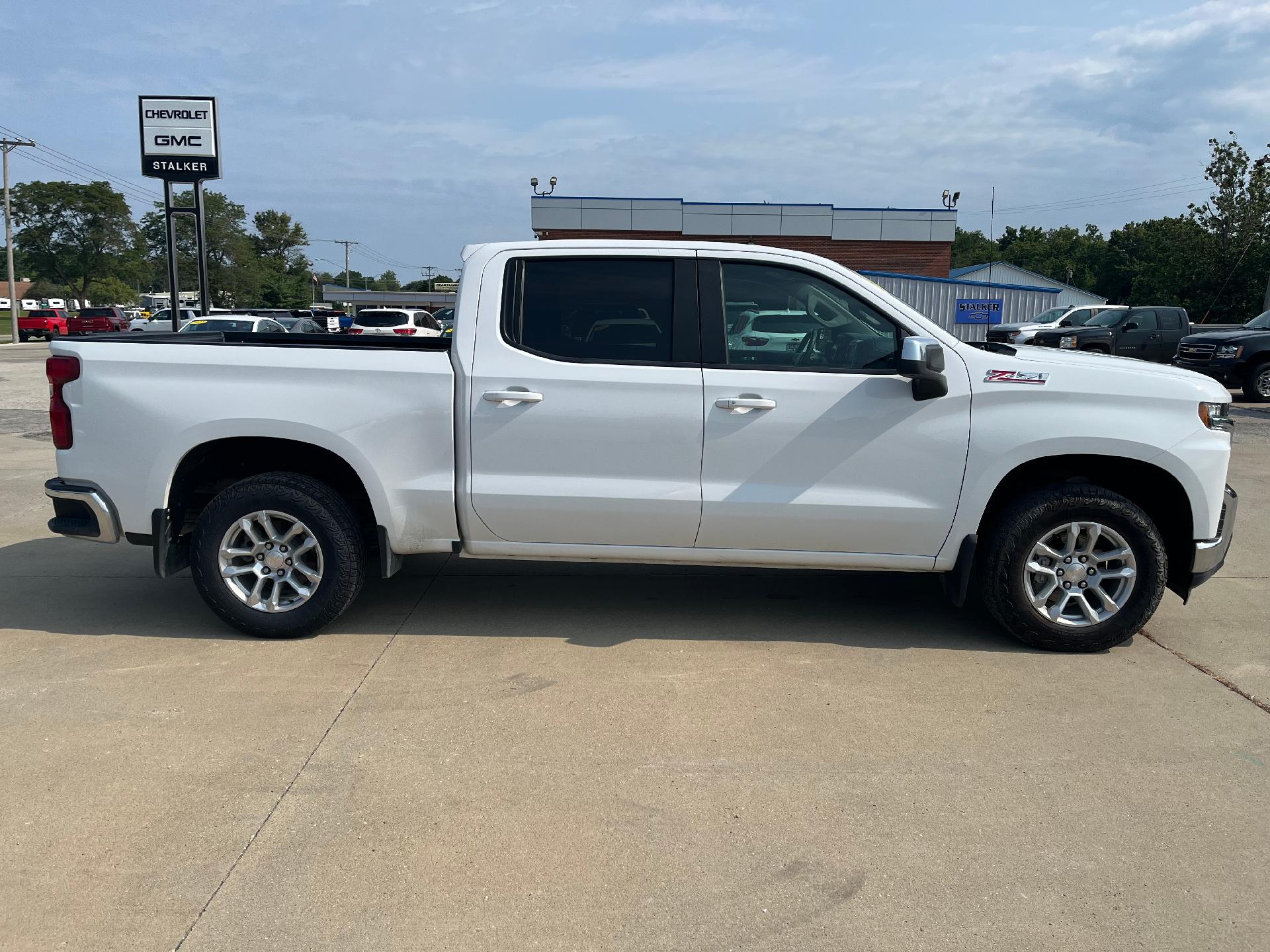 Certified 2021 Chevrolet Silverado 1500 LT with VIN 1GCUYDED0MZ453775 for sale in Creston, IA