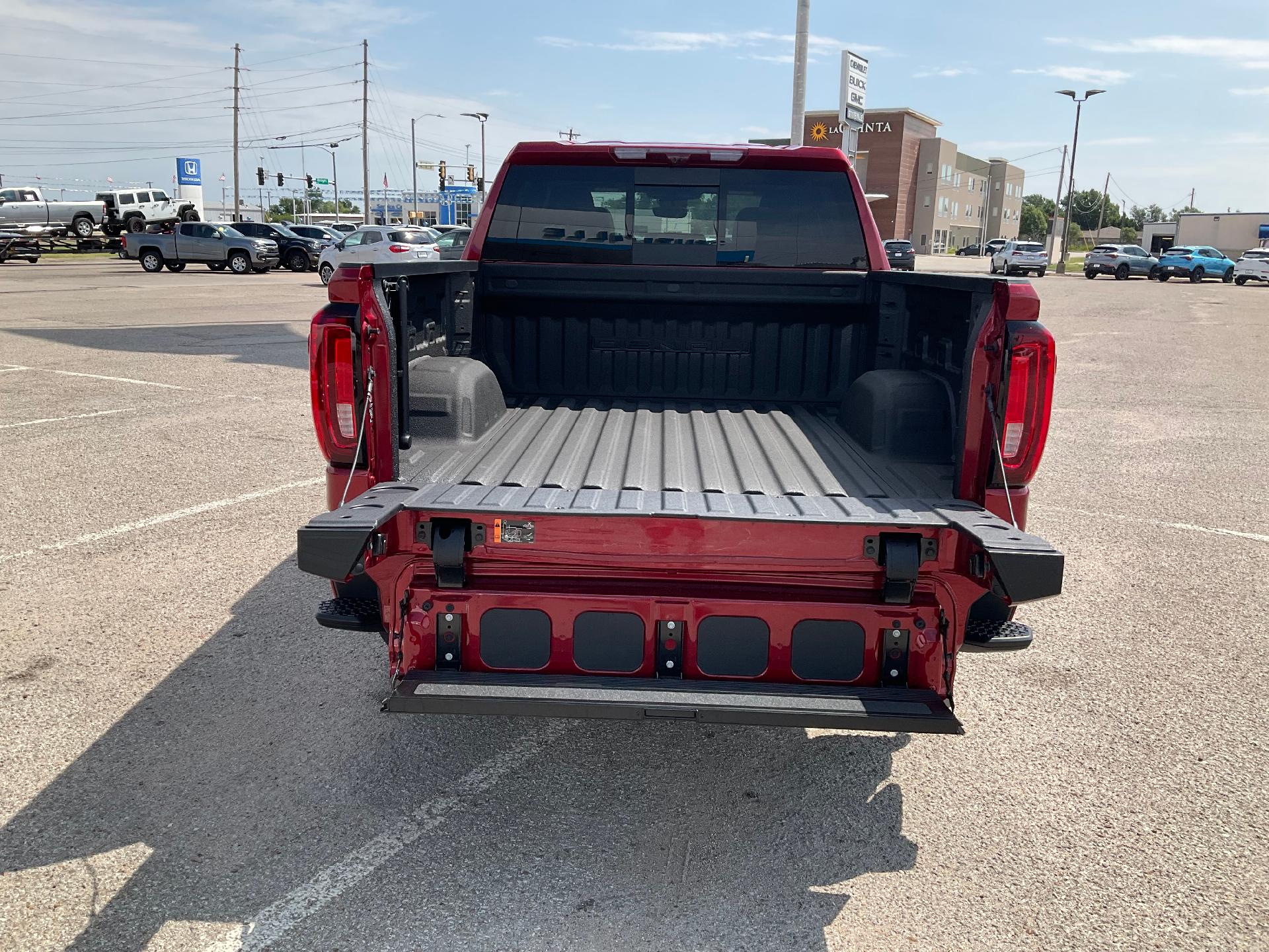 2024 GMC Sierra 1500 Vehicle Photo in PONCA CITY, OK 74601-1036