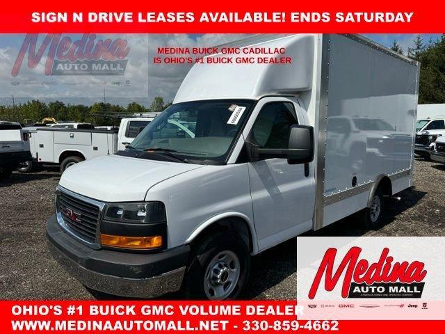 2024 GMC Savana Commercial Cutaway Vehicle Photo in MEDINA, OH 44256-9631