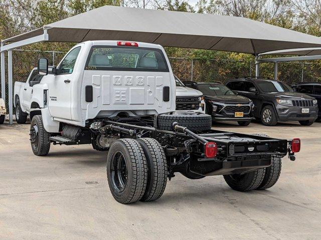 2023 Chevrolet Silverado Chassis Cab Vehicle Photo in SELMA, TX 78154-1460