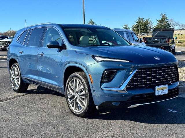 2025 Buick Enclave Vehicle Photo in COLUMBIA, MO 65203-3903