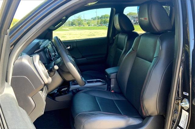 2022 Toyota Tacoma 4WD Vehicle Photo in KANSAS CITY, MO 64114-4545