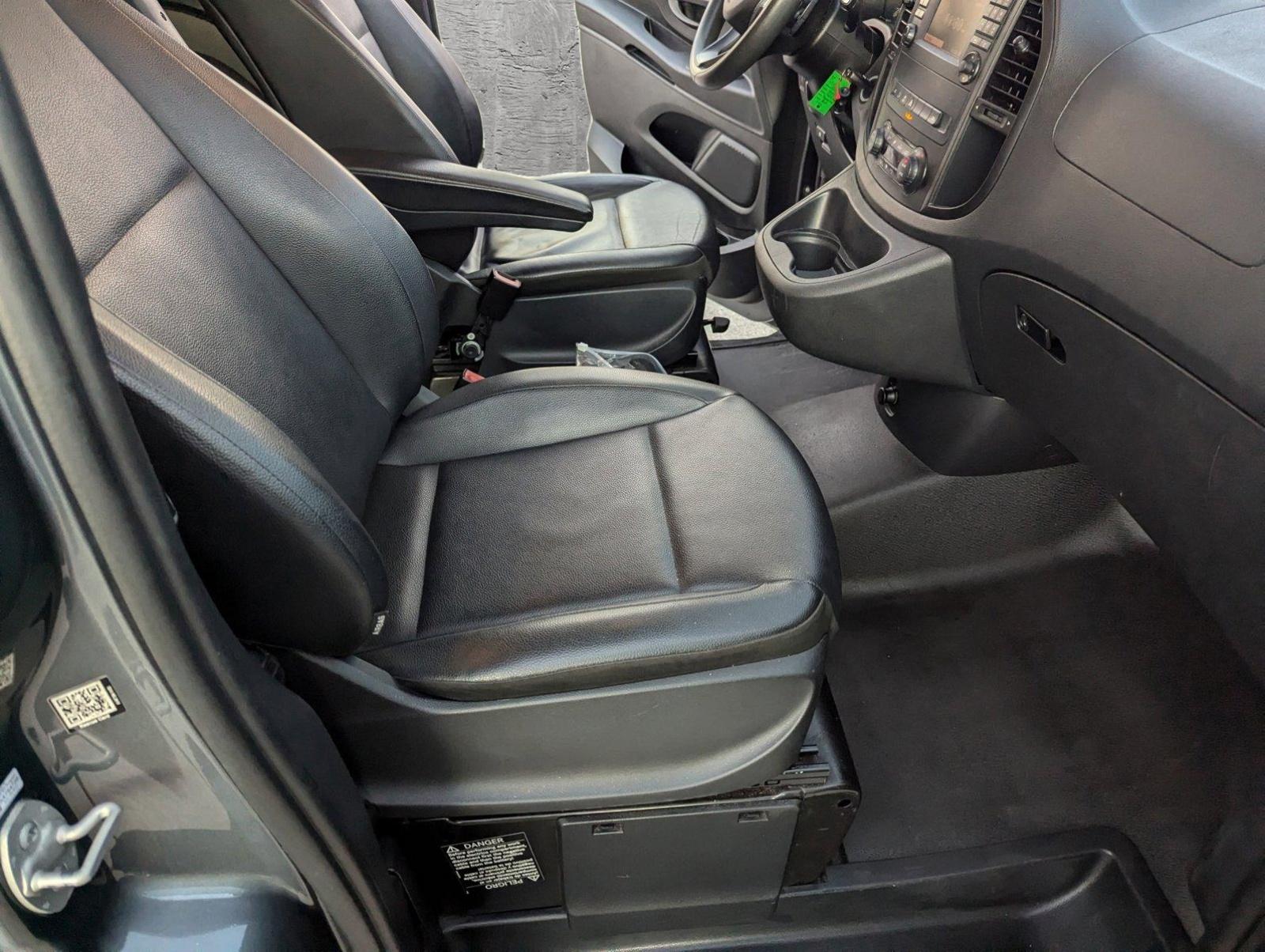 2016 Mercedes-Benz Metris Passenger Van Vehicle Photo in Miami, FL 33015