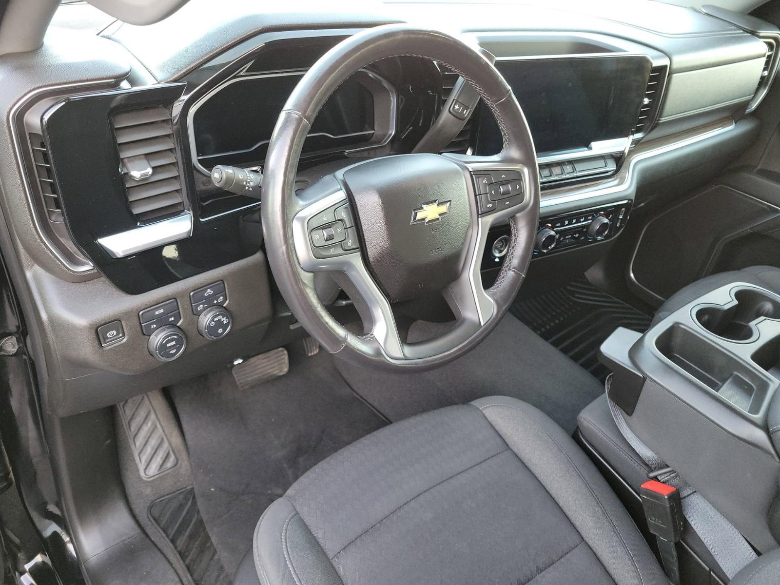 2022 Chevrolet Silverado 1500 Vehicle Photo in Plainfield, IL 60586