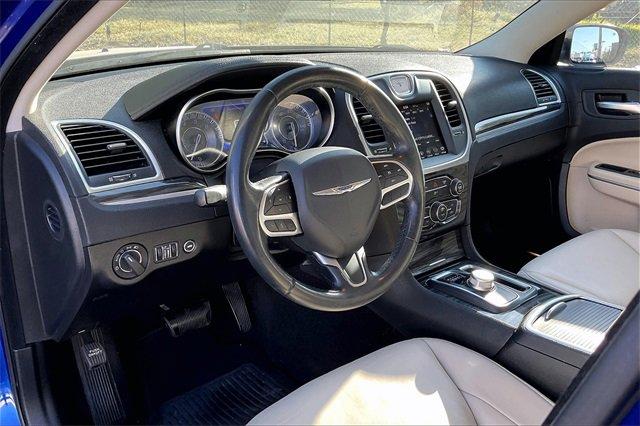 2019 Chrysler 300 Vehicle Photo in INDEPENDENCE, MO 64055-1314