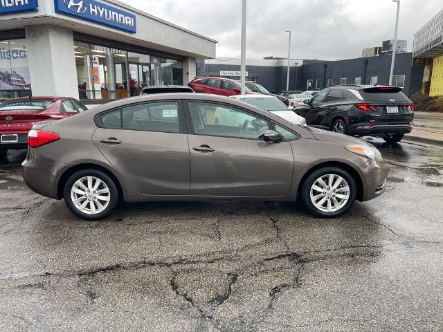 Used 2014 Kia Forte LX with VIN KNAFX4A66E5140996 for sale in Kansas City