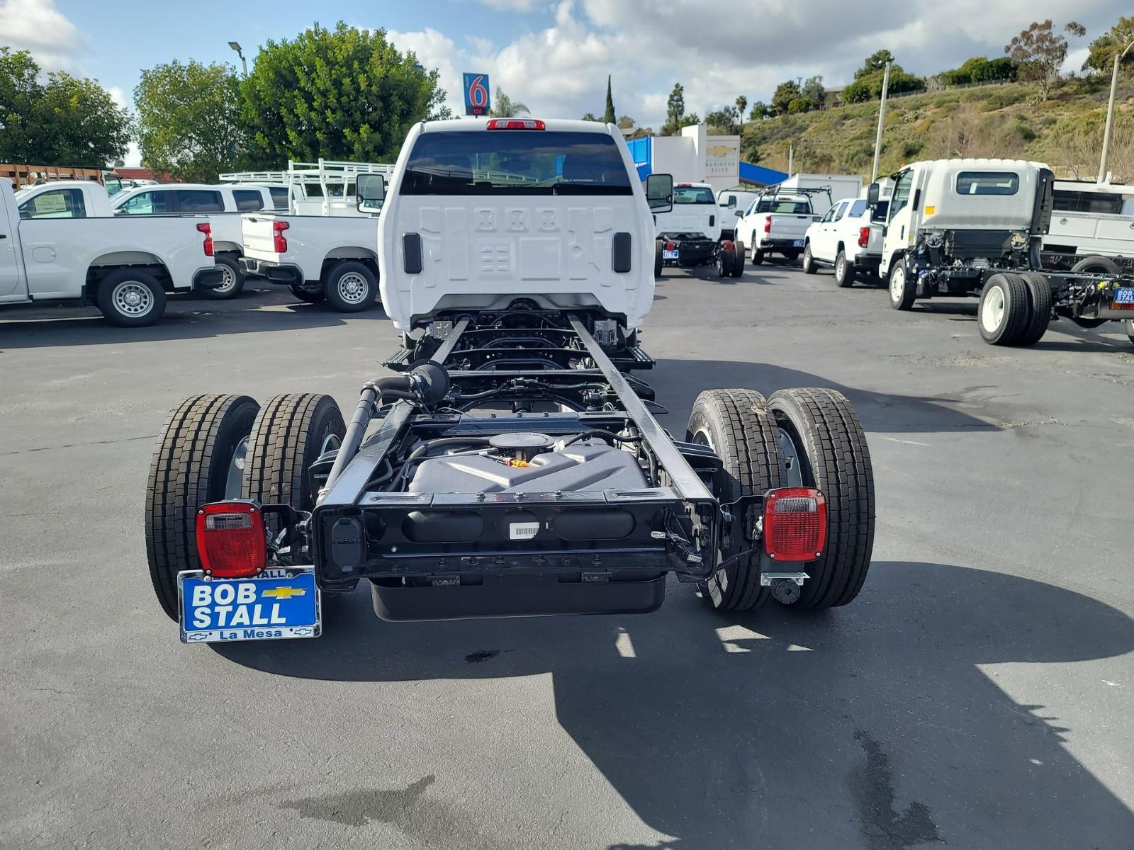 2023 Chevrolet Silverado Chassis Cab Vehicle Photo in LA MESA, CA 91942-8211