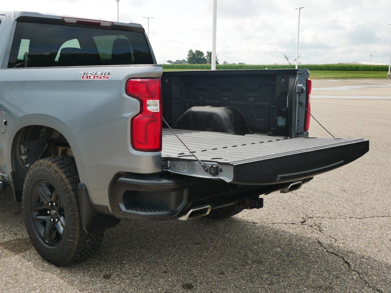 2020 Chevrolet Silverado 1500 Vehicle Photo in OWATONNA, MN 55060-4060