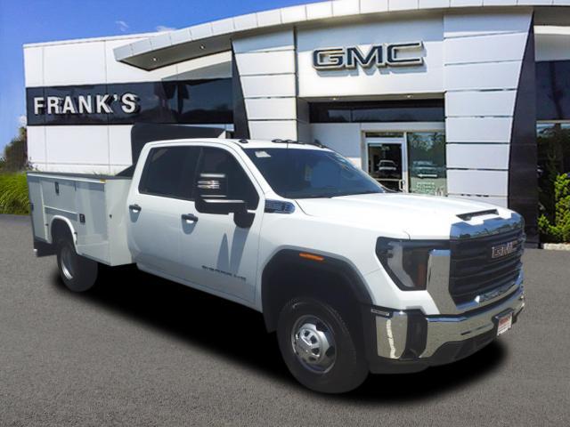 2024 GMC Sierra 3500 HD CC Vehicle Photo in LYNDHURST, NJ 07071-2008