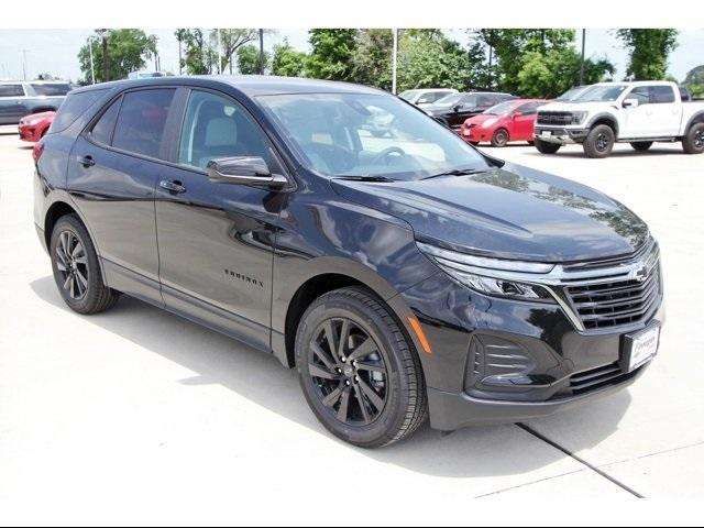 2024 Chevrolet Equinox Vehicle Photo in ROSENBERG, TX 77471-5675