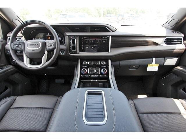 2024 GMC Yukon XL Vehicle Photo in ROSENBERG, TX 77471-5675