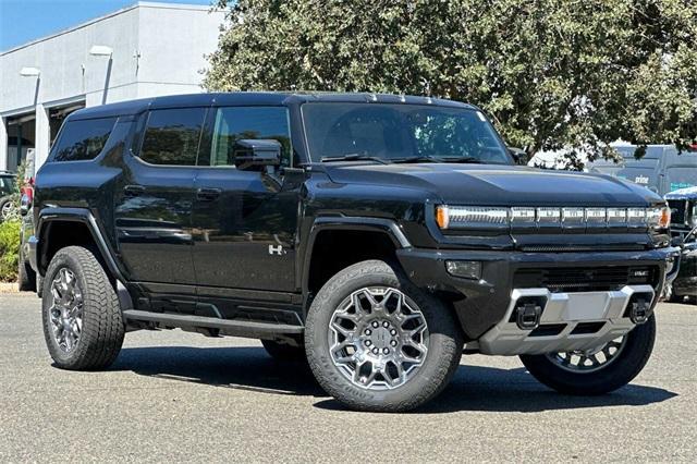 2025 GMC HUMMER EV SUV Vehicle Photo in ELK GROVE, CA 95757-8703