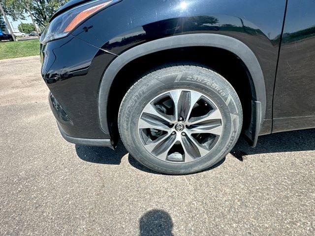 2021 Toyota Highlander Vehicle Photo in GREELEY, CO 80634-4125