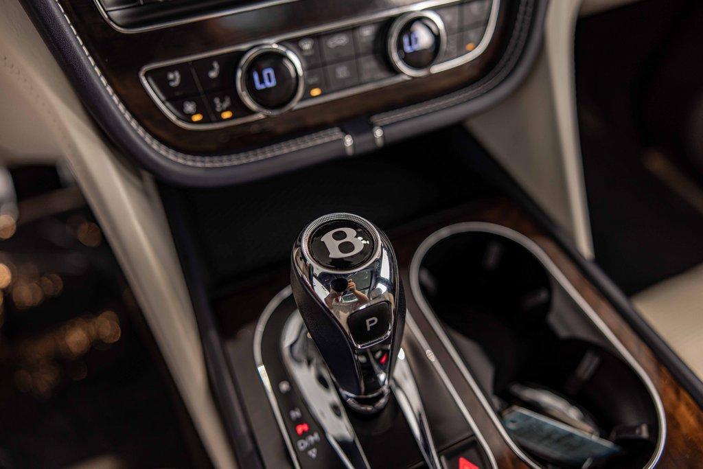 2018 Bentley Bentayga Vehicle Photo in Plainfield, IL 60586