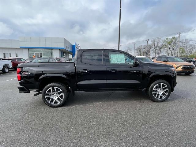 2024 Chevrolet Colorado Vehicle Photo in ALCOA, TN 37701-3235