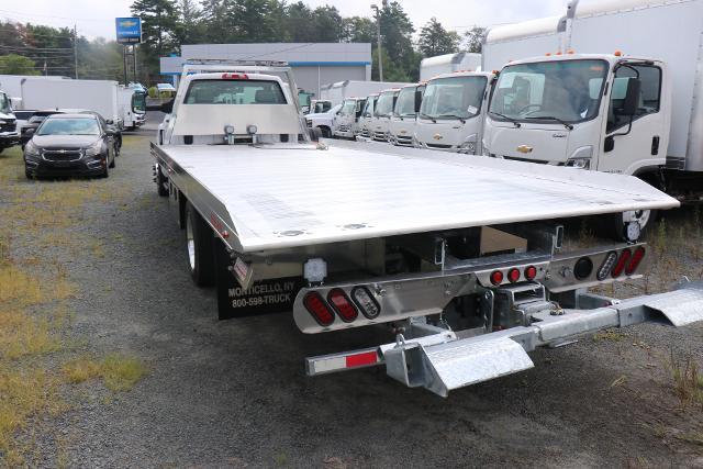 2024 Chevrolet Silverado 5500 HD Vehicle Photo in MONTICELLO, NY 12701-3853