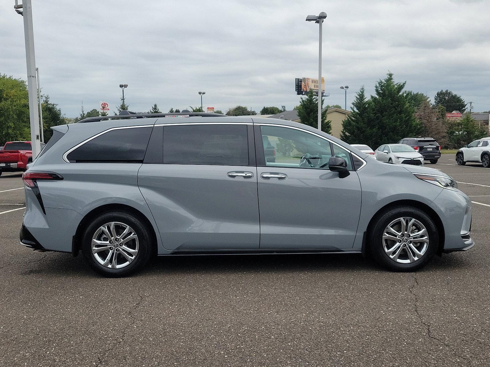 2023 Toyota Sienna Vehicle Photo in Trevose, PA 19053