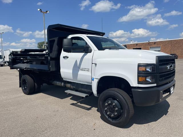 2024 Chevrolet Silverado Chassis Cab Vehicle Photo in JOLIET, IL 60435-8135