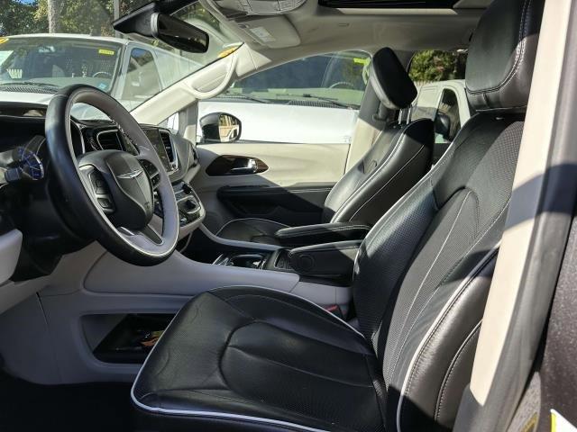 2021 Chrysler Pacifica Vehicle Photo in SAINT JAMES, NY 11780-3219