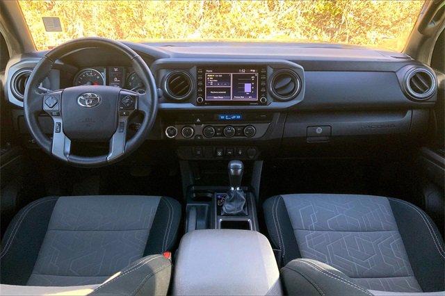 2022 Toyota TACOMA 4WD Vehicle Photo in KANSAS CITY, MO 64114-4502