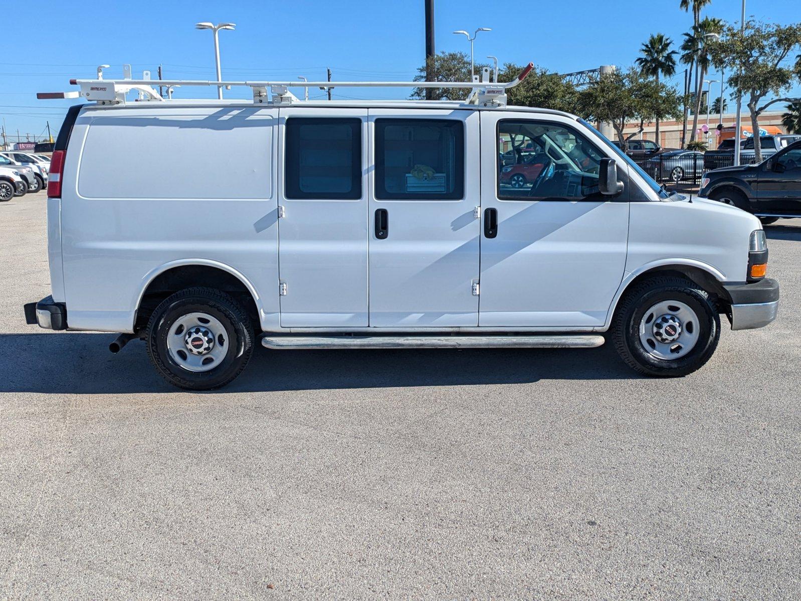 2017 GMC Savana Cargo Van Vehicle Photo in Corpus Christi, TX 78415