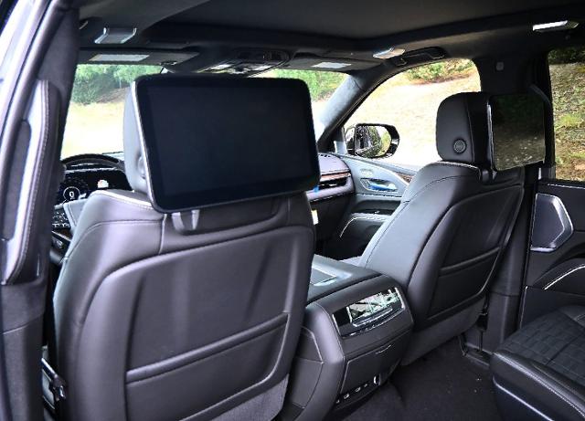 2024 Cadillac Escalade Vehicle Photo in NORWOOD, MA 02062-5222