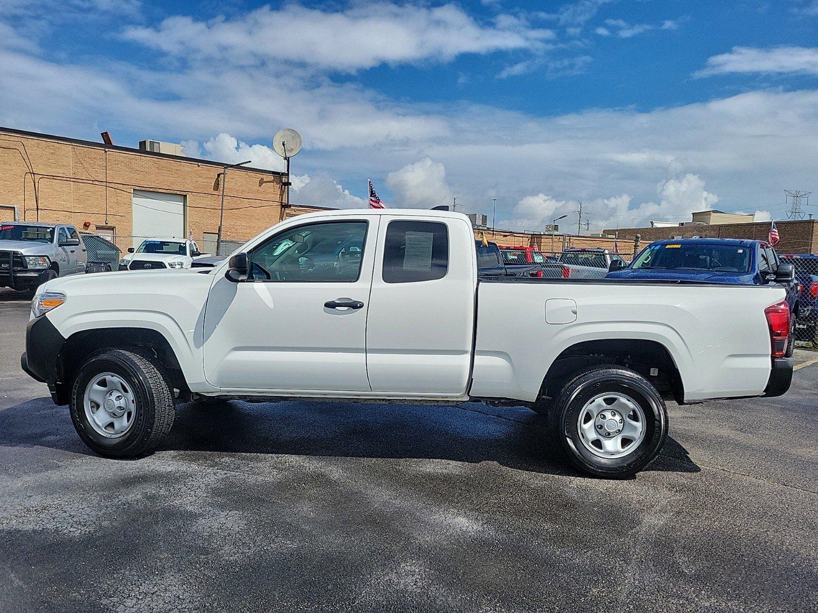 2023 Toyota Tacoma 2WD Vehicle Photo in Plainfield, IL 60586