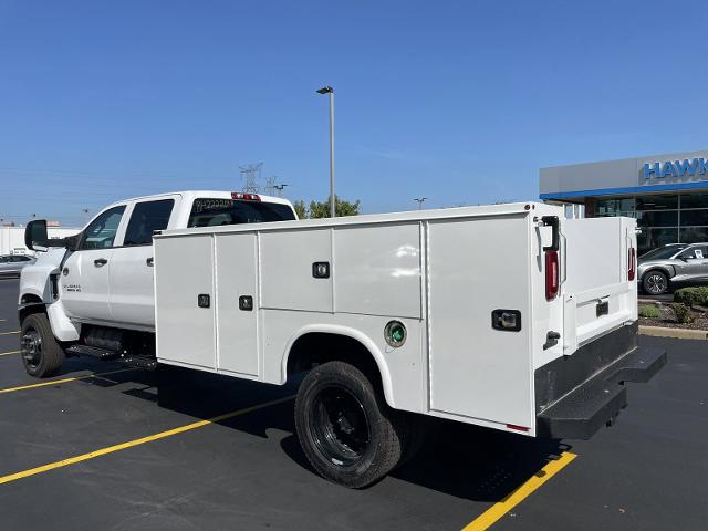 2024 Chevrolet Silverado Chassis Cab Vehicle Photo in JOLIET, IL 60435-8135