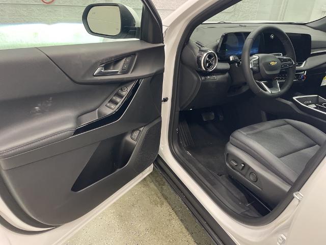 2025 Chevrolet Equinox Vehicle Photo in ROGERS, MN 55374-9422