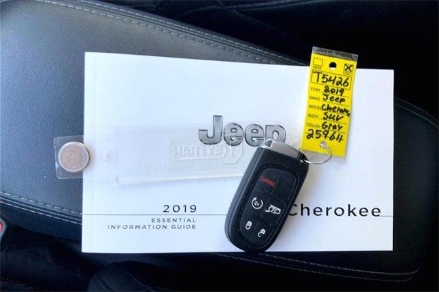 2019 Jeep Cherokee Vehicle Photo in KANSAS CITY, MO 64114-4502